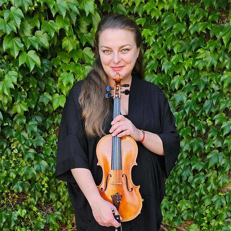 Marta Sutora Violin